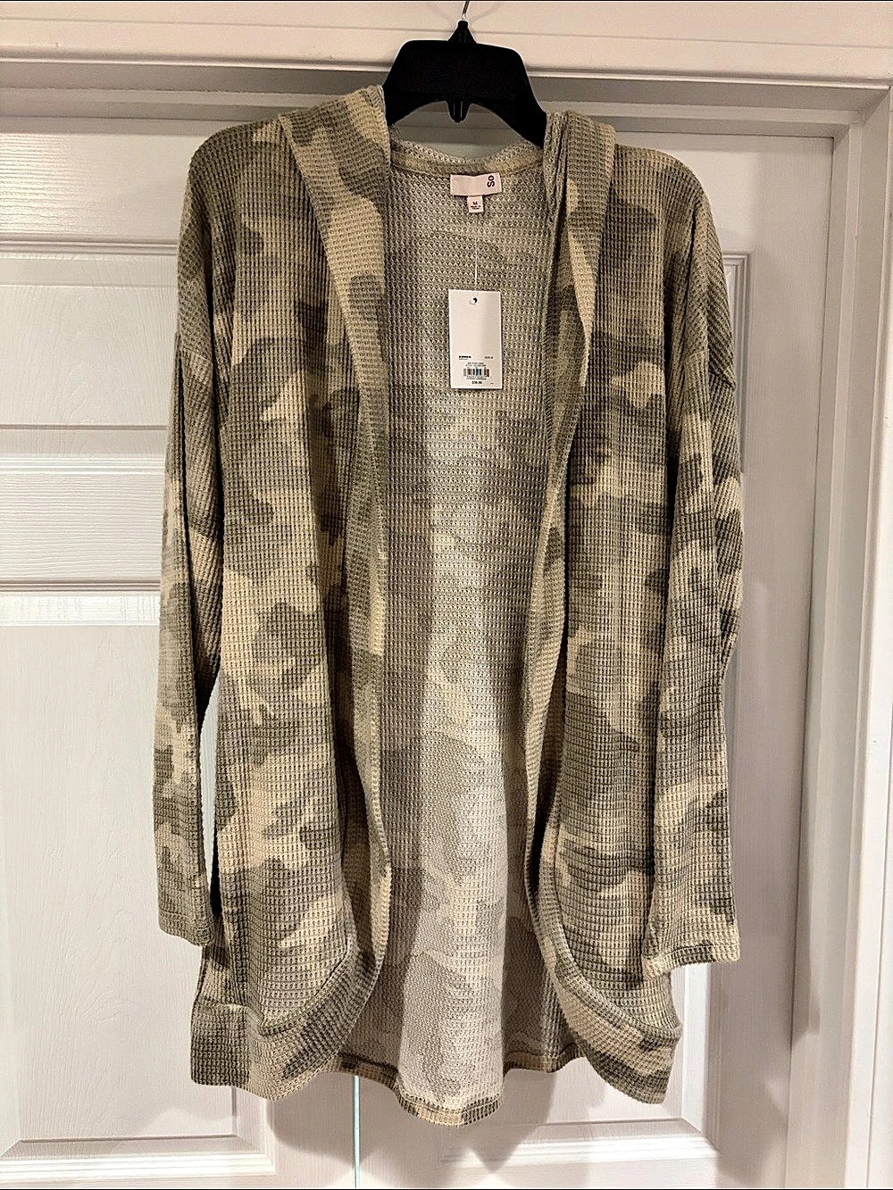 Camo Cardigan in Green & Cream Size Medium NWT